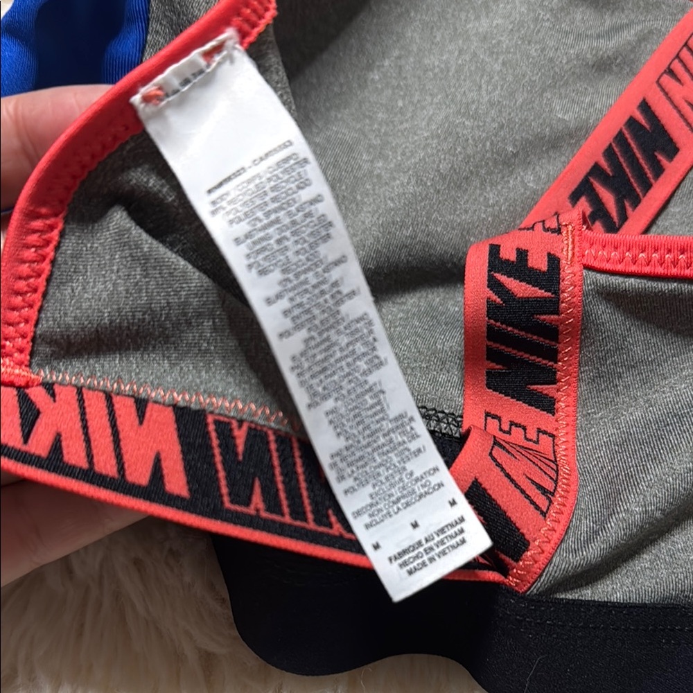 Nike Colorblock Sports Bra - Picture 4 of 5